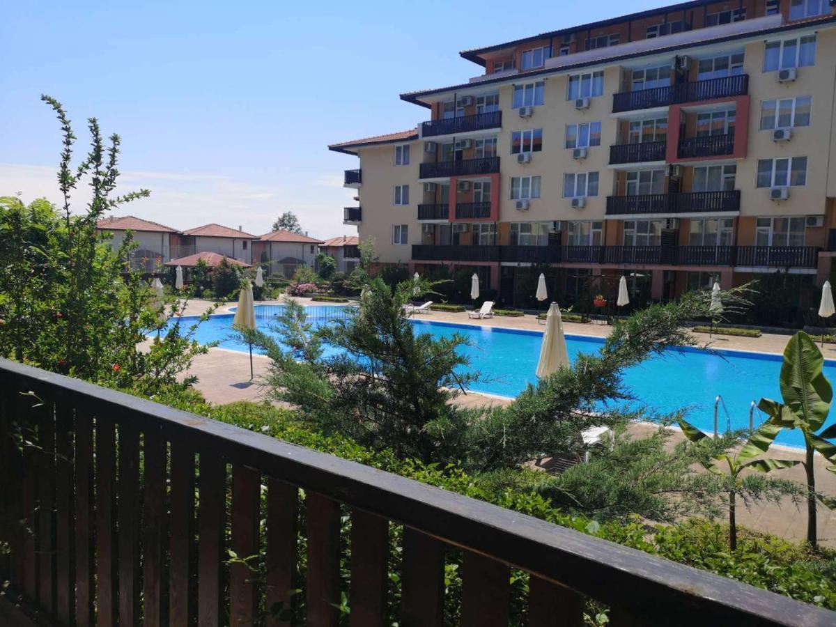 Apartcomplex Chateau Aheloy Esterno foto