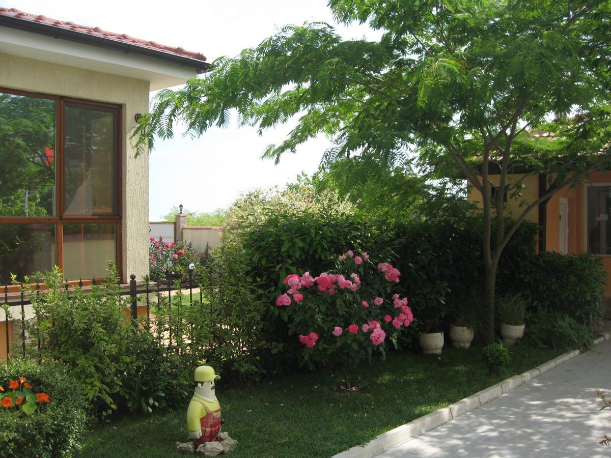 Apartcomplex Chateau Aheloy Esterno foto