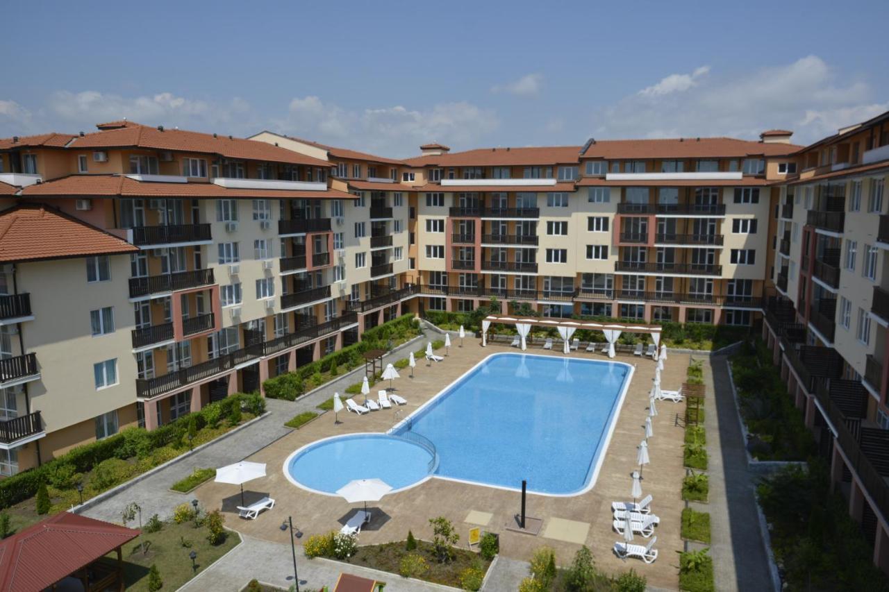 Apartcomplex Chateau Aheloy Esterno foto